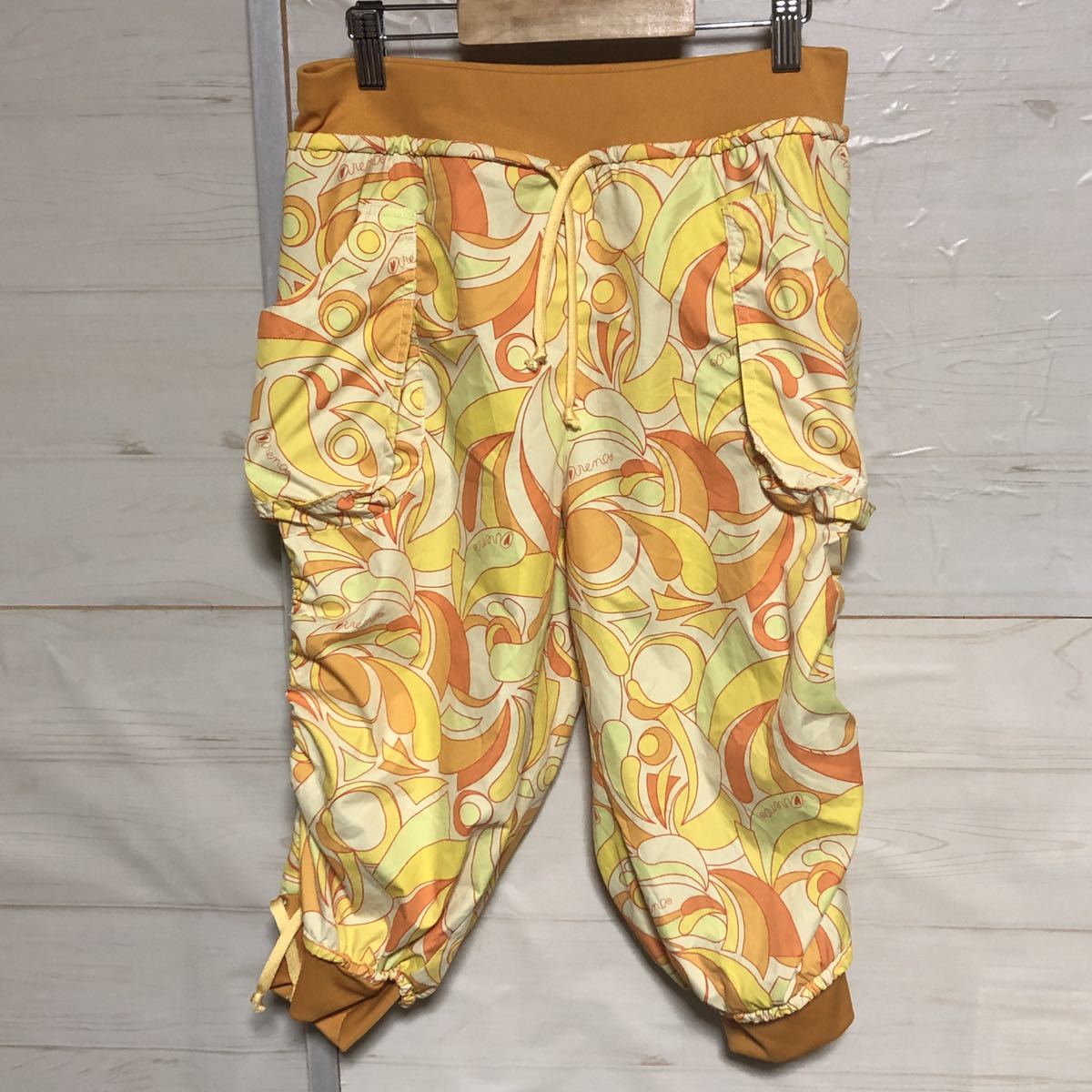 デサント 製 arena アリーナ 総柄 ハーフ パンツ 黄色 M 美品 管理A1249拍卖