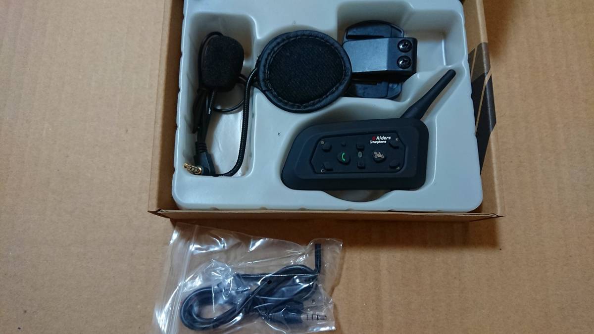 日本語説明書 送料込み21000円 6Riders 6人ペアリング BT インカム バイク 4台セット V6 V4拍卖
