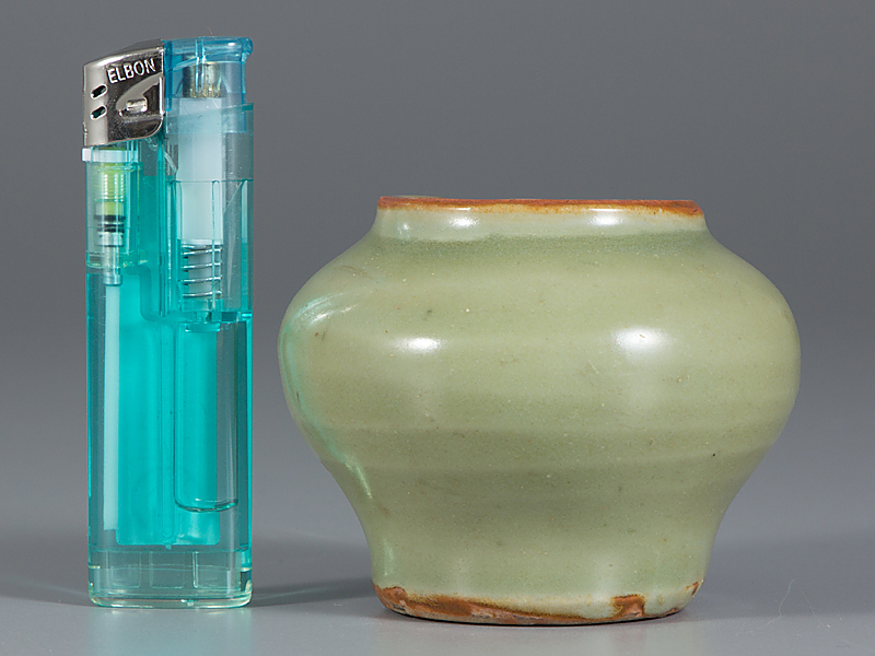 中国元時代 龍泉磁 青磁小壷 箱付 時代保証拍卖