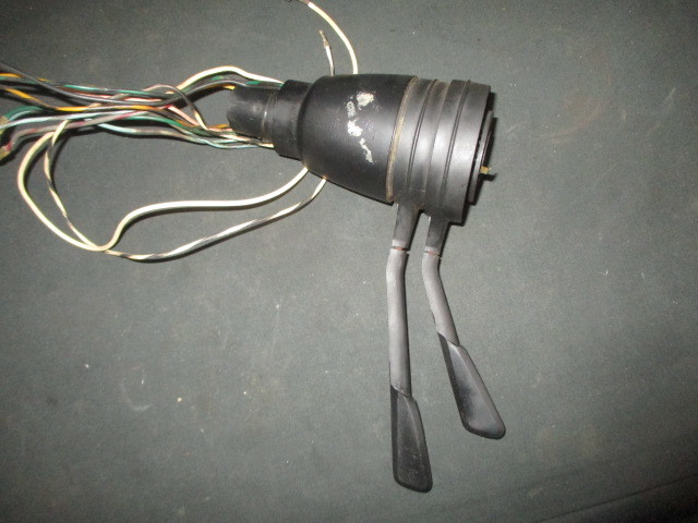 ■フィアット 500 ウインカースイッチ 中古 CAVIS 部品取あり ウインカーレバー ターンシグナル ステアリング コラム ボス チンク ■拍卖