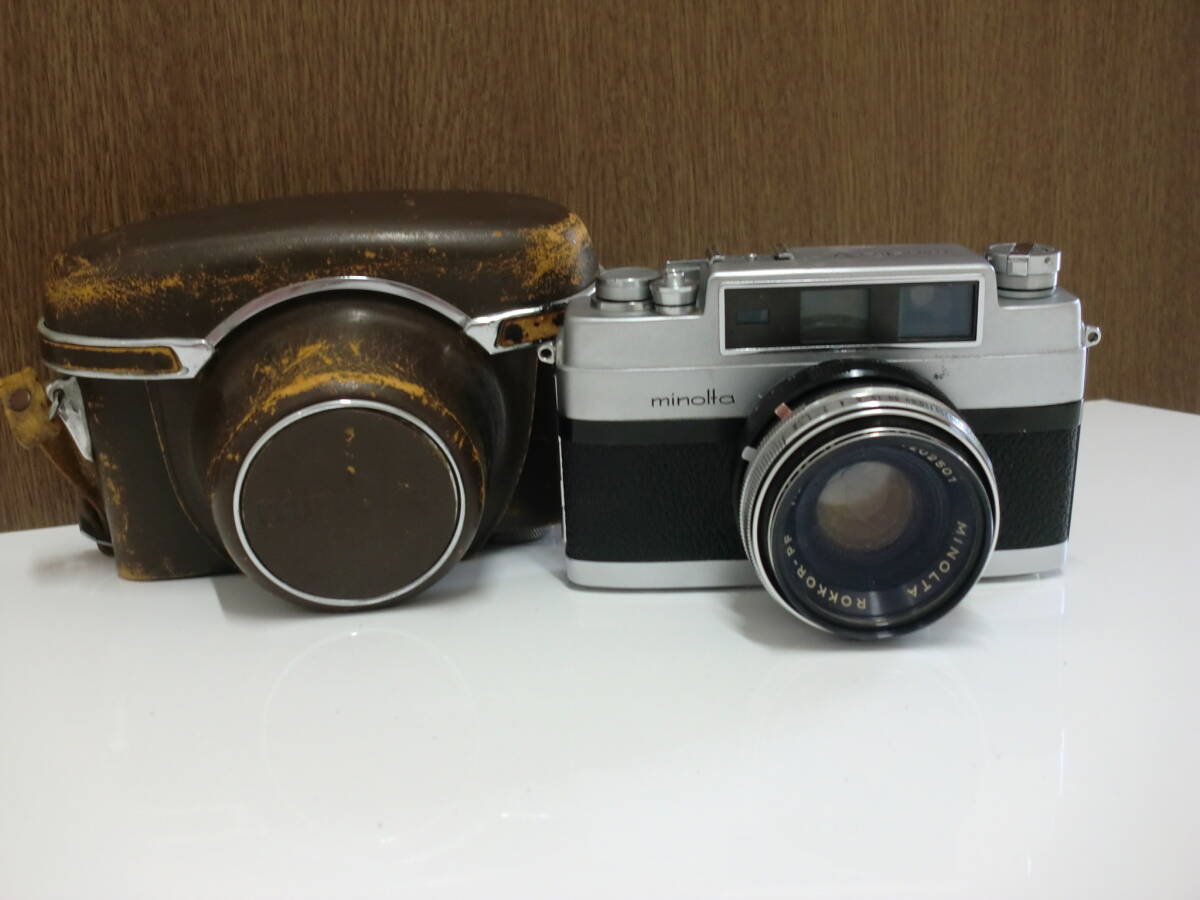MINOLTA ミノルタ フィルムカメラ V2 レンズ ROKKOR-PF 1:2 f=45mm カバー付き拍卖