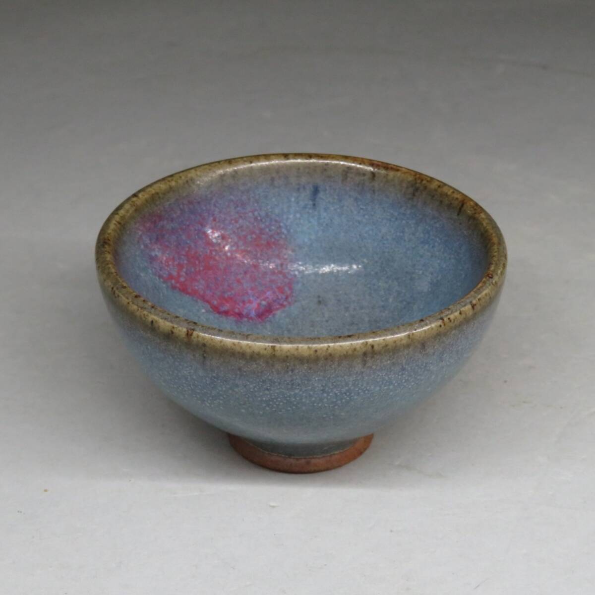 【東】宋時代 鈞窯 天藍釉紫斑小碗 唐物 中国美術/古美術・骨董品 lot:61738拍卖