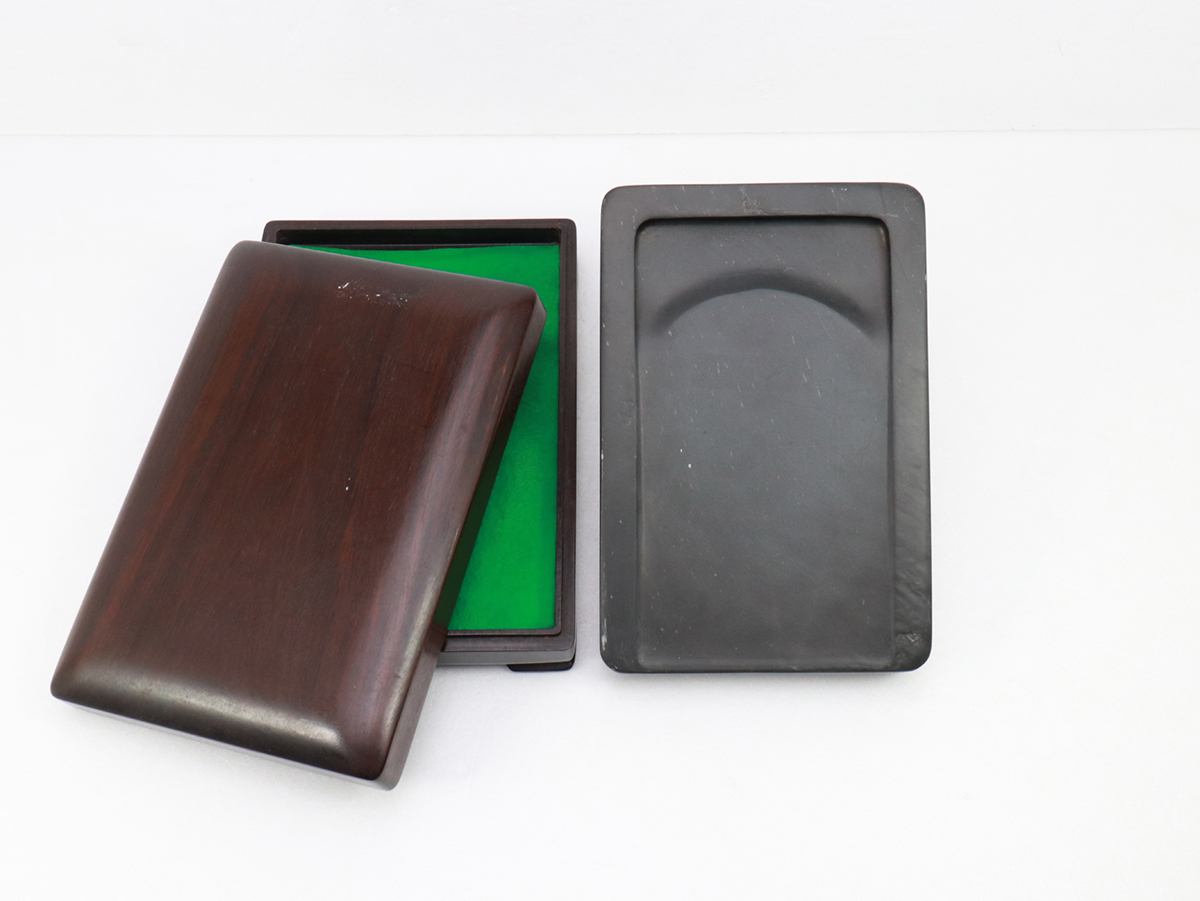 260291 唐物 歙州硯 歙硯 長方形 硯 硯本体 サイズ:21×14×H2.7cm 検:端渓硯 端硯 老坑 金線 書道具拍卖