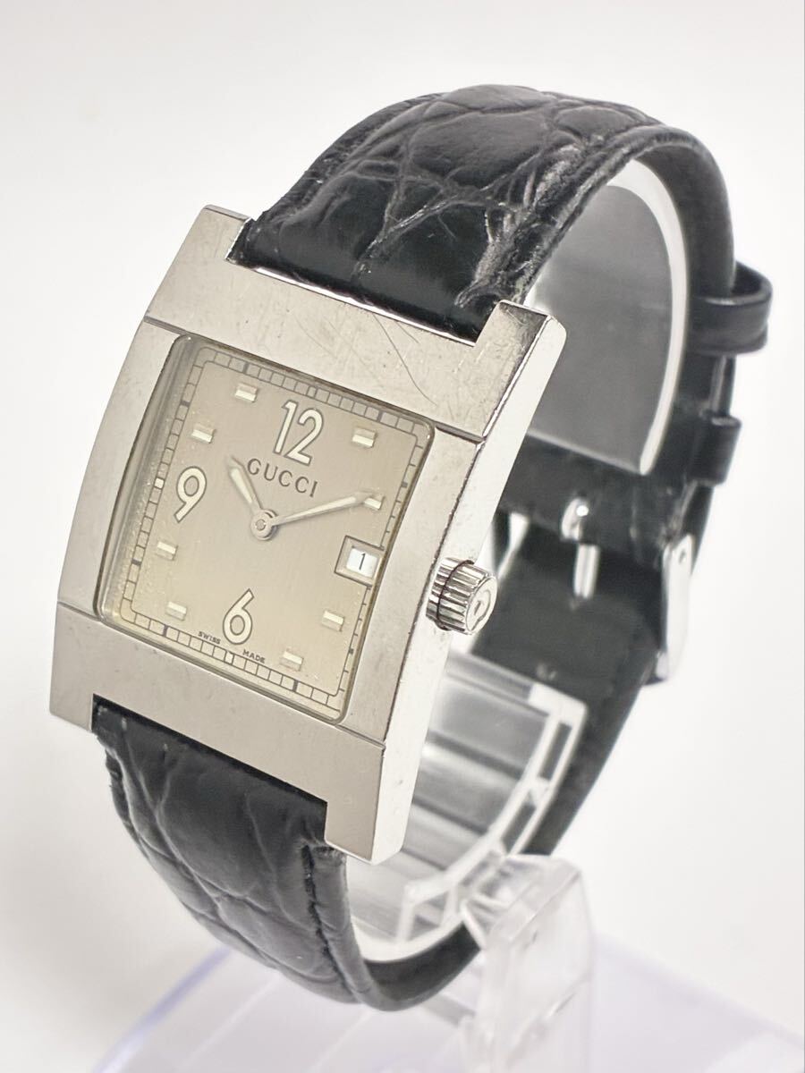 W423 1円スタート GUCCI グッチ 腕時計 クォーツ 7700M スクエア デイト メンズ 2針 シルバー文字盤 動作未確認 ジャンク拍卖