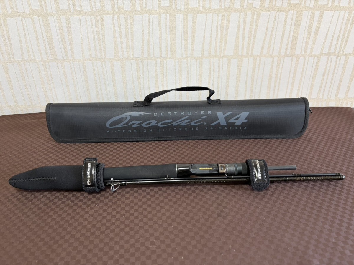 ① Megabass メガバス F4-66X4 OROCHI X4 オロチ デストロイヤー ルアーロッド バス用 釣竿 ロッド フィッシング ケース付き拍卖