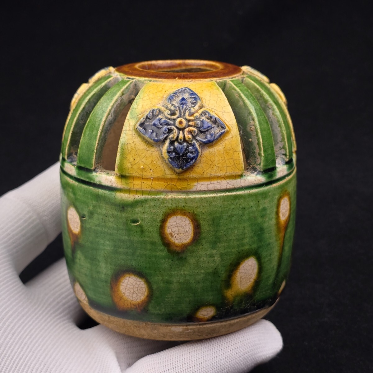 ☆香薫☆時代物 中国古董 古瓷 唐三彩 透彫 花卉紋 琴炉 安眠香薫 希少品 古美術 骨董品 陶磁器 香道具 仏具 茶道具 置物 伝世品 唐物 香炉拍卖