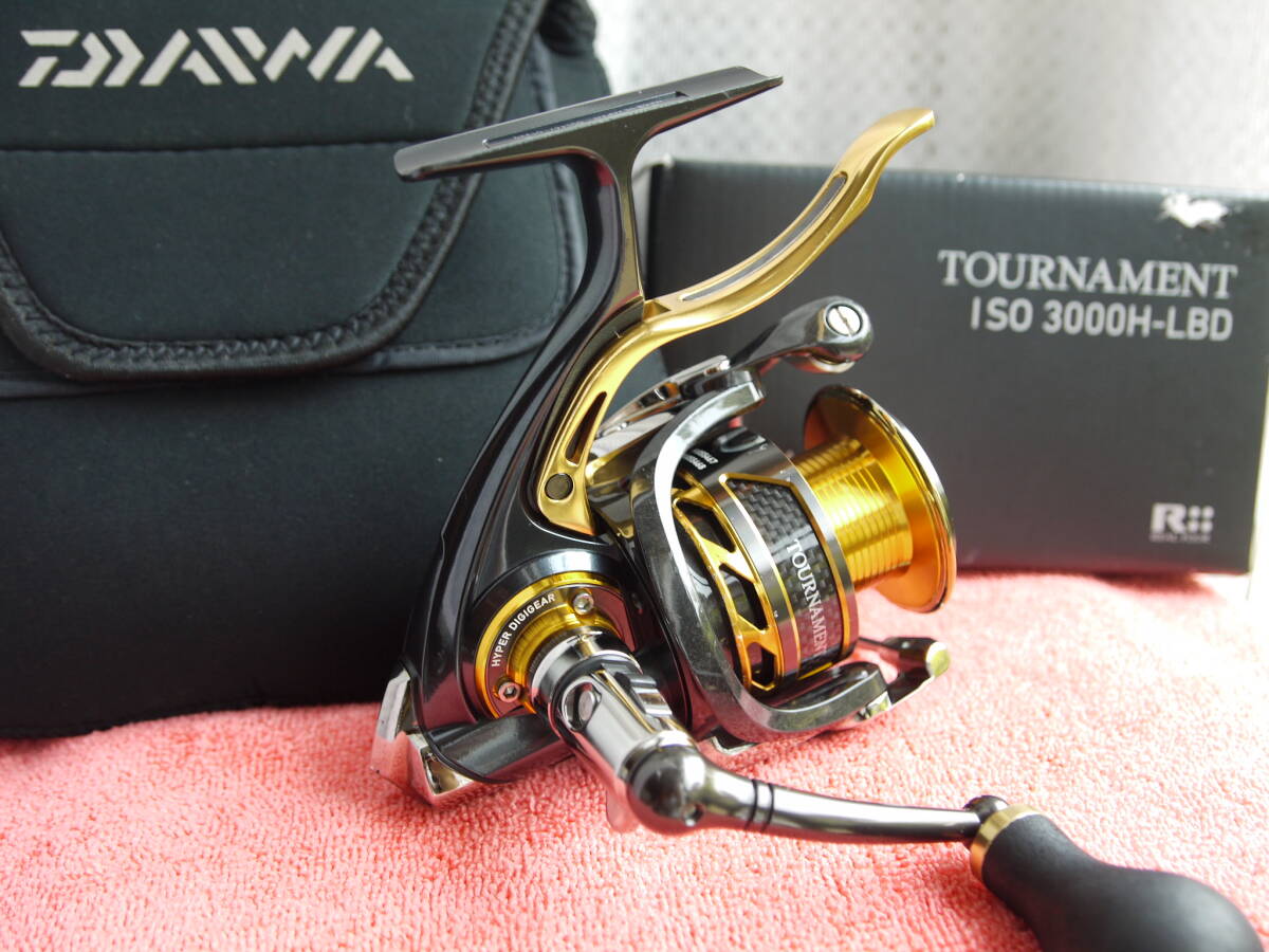 中古良品 1000円 スタート ダイワ 15トーナメント TOURNAMENT ISO 3000H-LBD 機関上々!!拍卖
