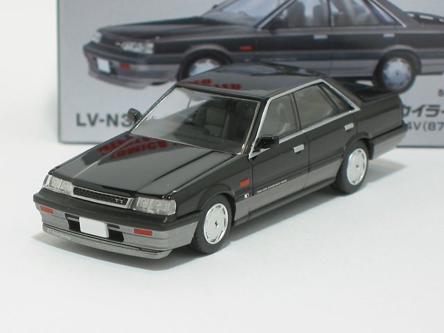 日産 スカイライン 4ドアHT GTS ツインカム24V(黒/銀)LV-N301b【トミーテック社1/64ミニカー】【トミカの時】難あり拍卖