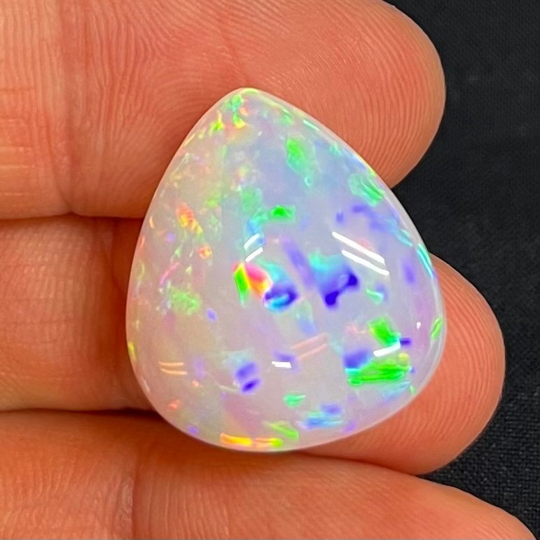 【でかすぎる!】超希少 極上大粒 天然エチオピアオパール ルース 22.5×20.5mm 16.75ct 透明度抜群 遊色綺麗 一円~拍卖