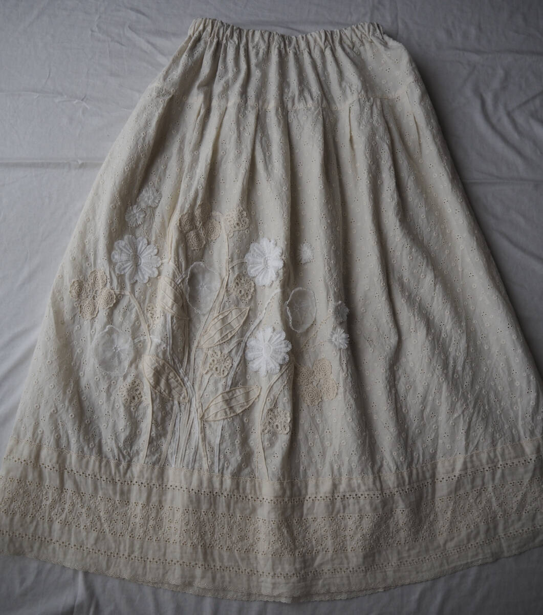 ハンドメイド○生成りローンレース×ダブルガーゼ生成りレース::立体花群生。レース。裏地付きスカート。丈詰め可拍卖
