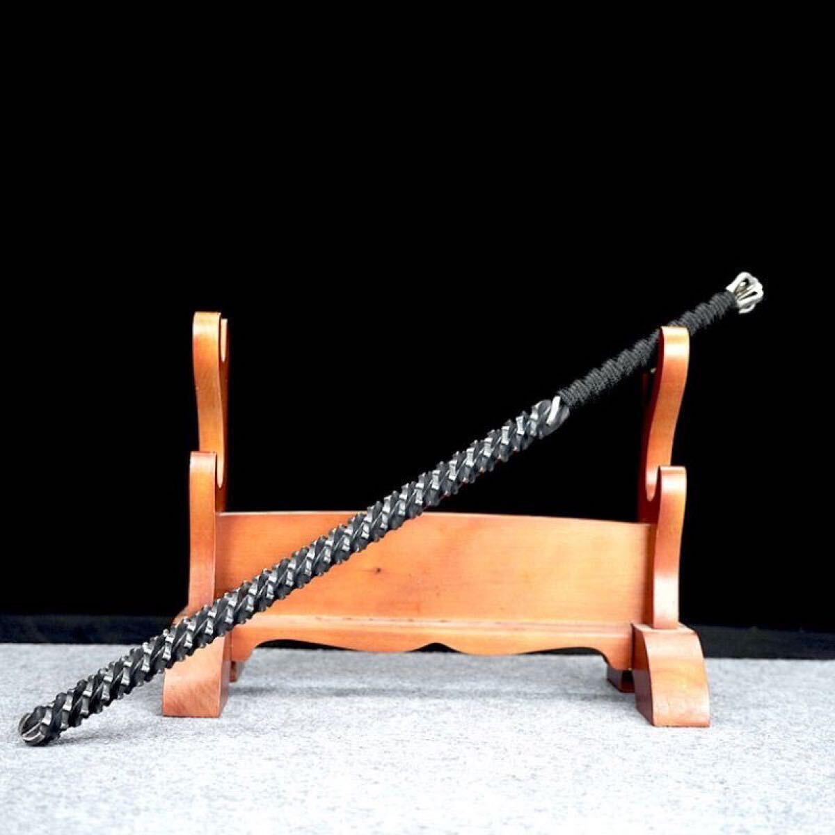 アウトドア 多機能 サバイバルツール 金剛杵 長64cm 1.2kg 鋼製 頑丈装備 野外登山 拍卖