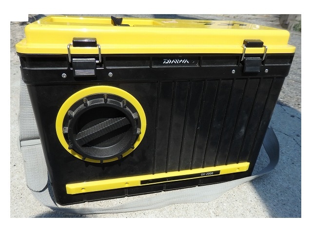 Y☆DAIWA ダイワ GX-2000 友カン イエロー 釣り具 40×20×31cm程 ◎現状品拍卖