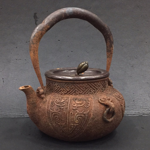 1円 龍文堂造 銘なし 遊環付 鉄瓶 直径10cm 高さ(持ち手含)約19.5cm 煎茶道具 茶道具 保存木箱付き 現状品拍卖