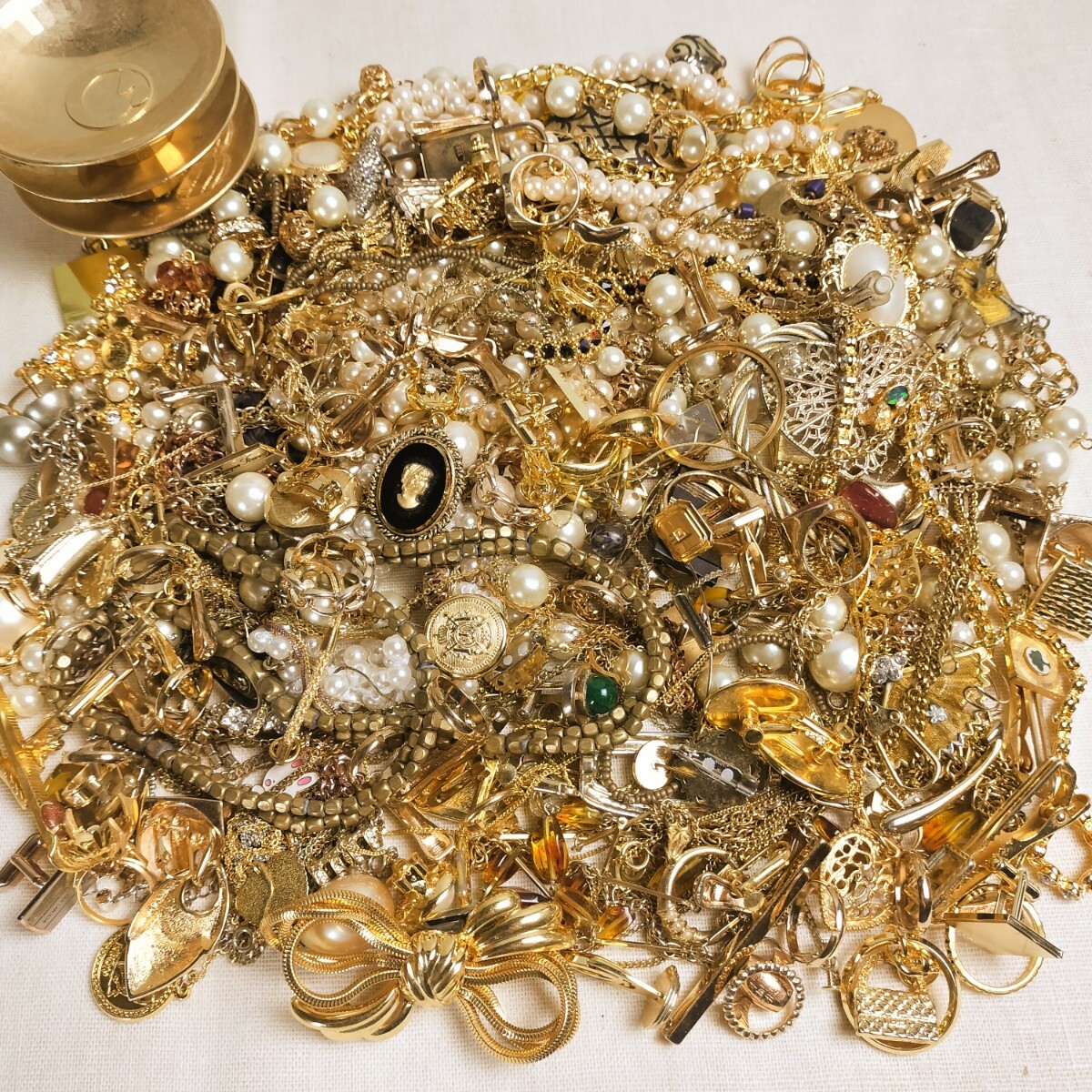 ディオール 金杯 シルバー 刻印☆1,991g アクセサリー 大量 まとめ 1円〜 K18 gf ゴールド 金銀メッキ ブランド イミテーション 指輪 h1拍卖