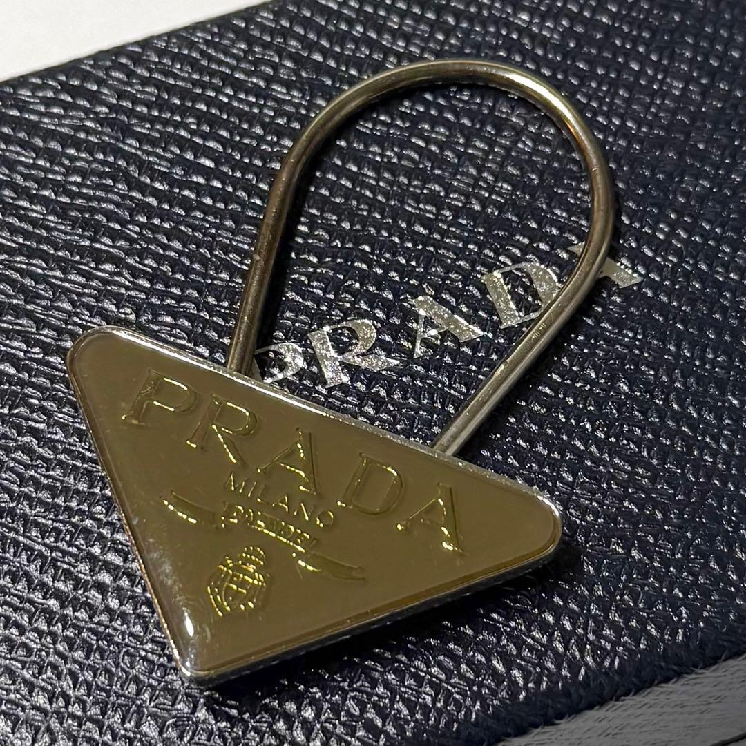 美品 PRADA プラダ トライアングル キーリング キーホルダー シルバー M285 カーキ 三角 拍卖