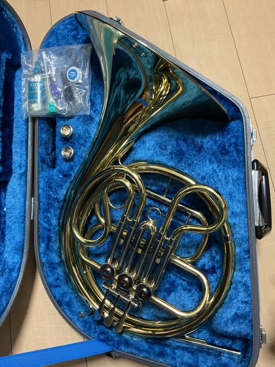 かなりの美品!ヤマハ Fシングルホルン YHR-313 動作確認済み 即演奏可能 現行モデル定価30万円以上拍卖