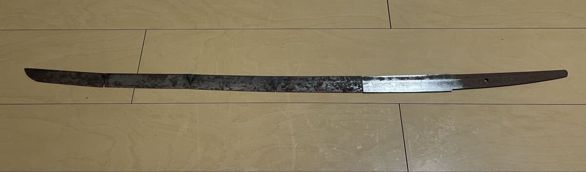 良品 江戸期 無銘 残欠 15㎝未満切断済み 刀 刃長74㎝ 剛刀 元重ね0.75㎝ 直刃紋 研ぎ練習に拍卖