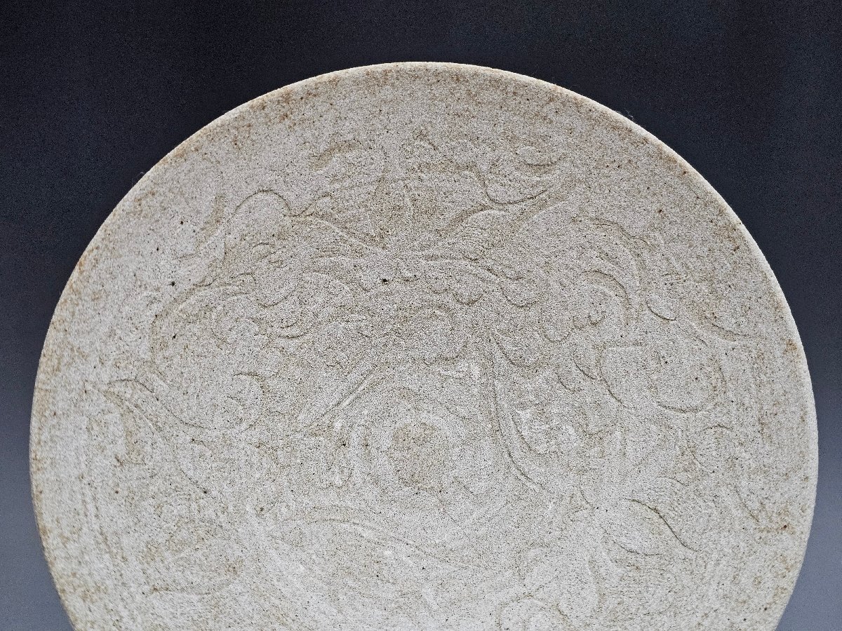 白磁 陰刻花紋 碗 時代唐物 幅約17.5cm / 宋元時代 茶碗 茶道具 煎茶道具 茶器 人間国宝 李朝 高麗 唐物 古玩 古董拍卖