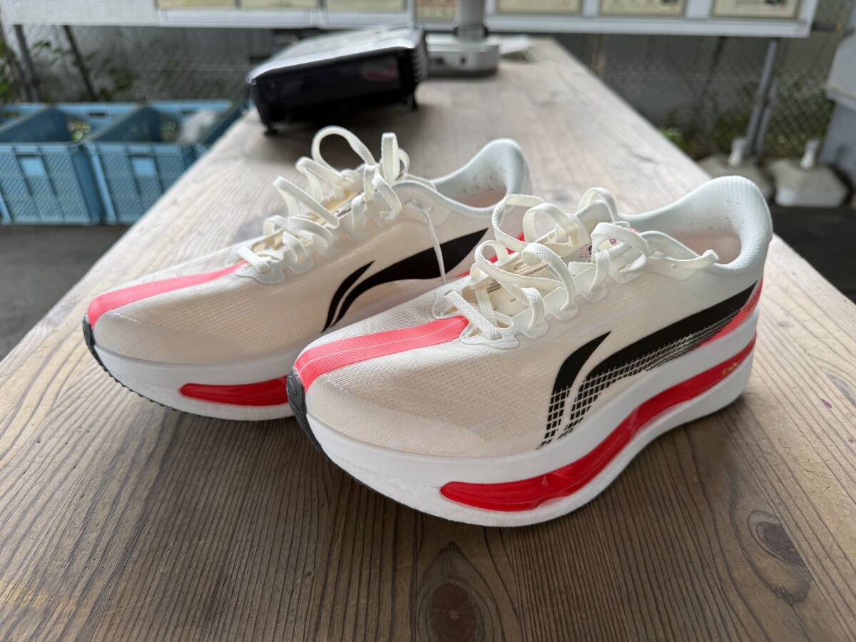 リーニン RED HARE 9 ULTRA シャンパンホワイト/レッド拍卖