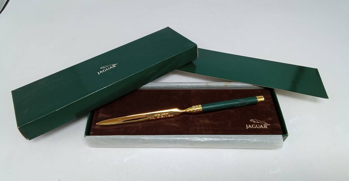 MM178♪ ペーパーナイフ JAGUAR ジャガー ゴールドカラー グリーンカラー 箱付き 全長約19.5㎝ 現状品 ジャンク品拍卖