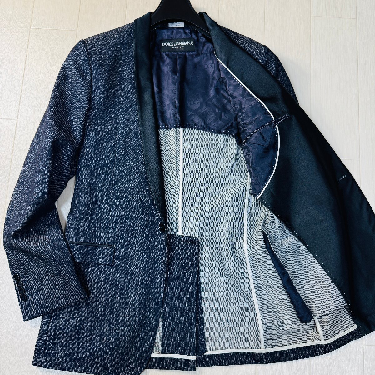 未使用並/48 L相当★ドルチェ&ガッバーナ DOLCE&GABBANA デニムジャケット テーラード ブレザー 襟元異素材 裏ロゴ総柄 メンズ 紺拍卖
