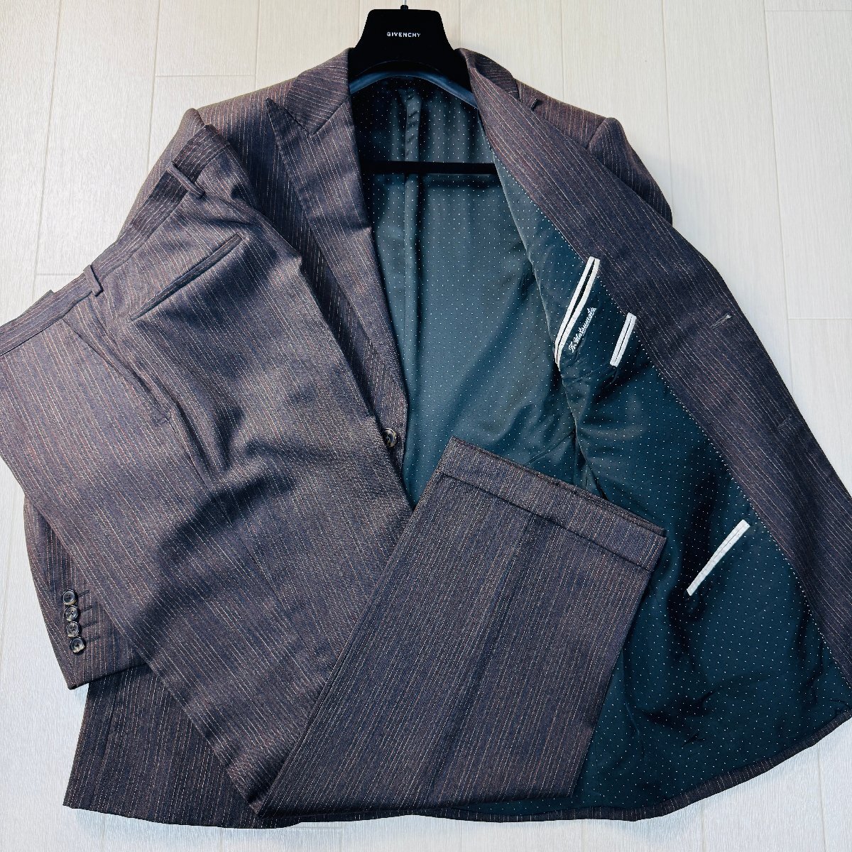 美品/50 L-XL相当★ジバンシィ GIVENCHY セットアップ ウールスーツ ストライプ総柄 ジャケット テーラード パンツ スラックス メンズ 焦茶拍卖