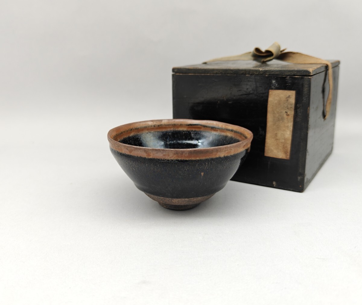 【懐】天目茶碗 宋時代 黒釉 平茶碗 時代物 中国美術品 骨董品 煎茶道具 AM-060拍卖