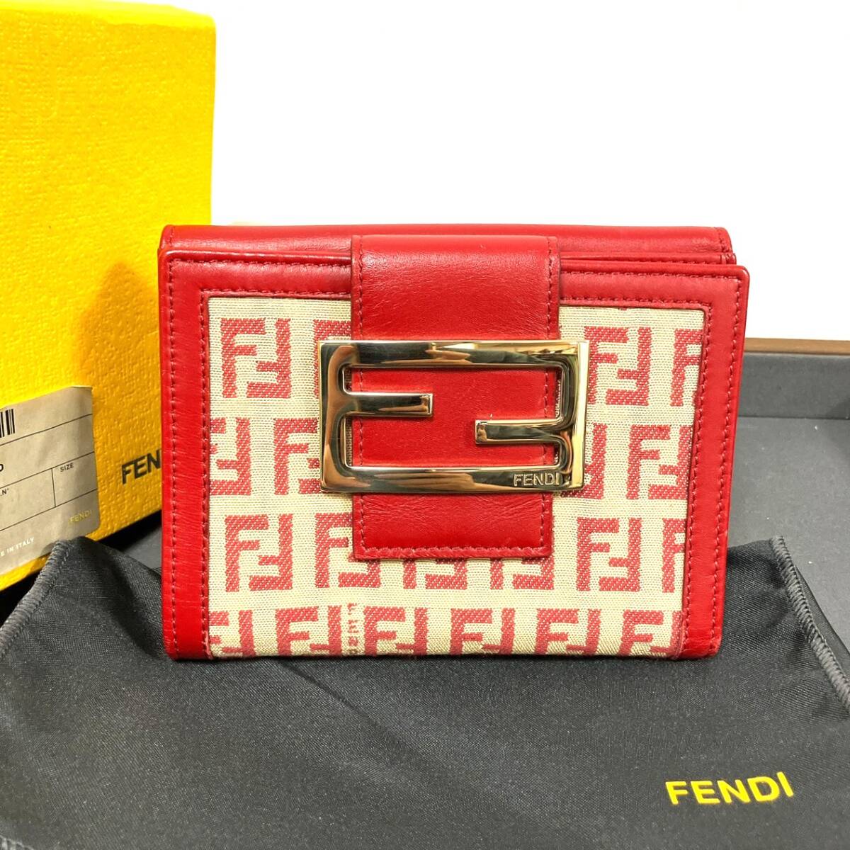 状態良好未使用級! FENDI フェンディ ズッカ柄 Wホック財布 FF金具 レッド 保存袋 箱付 正規品拍卖