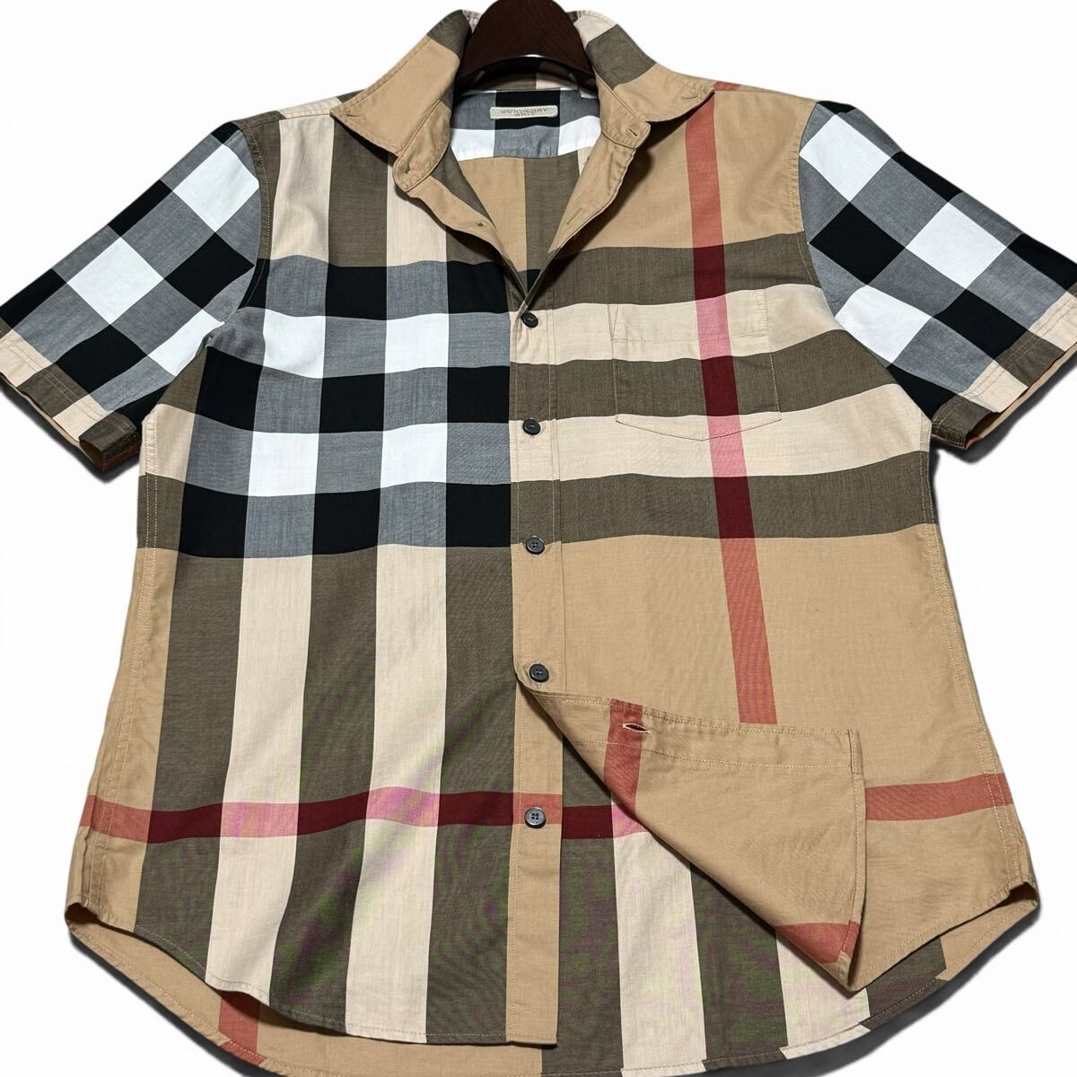 極美品!!英国の象徴メガチェックデザイン!!大人の品格 BURBERRY BRIT バーバリー 近年モデル ノバチェック 半袖シャツ ベージュ系 M 正規品拍卖