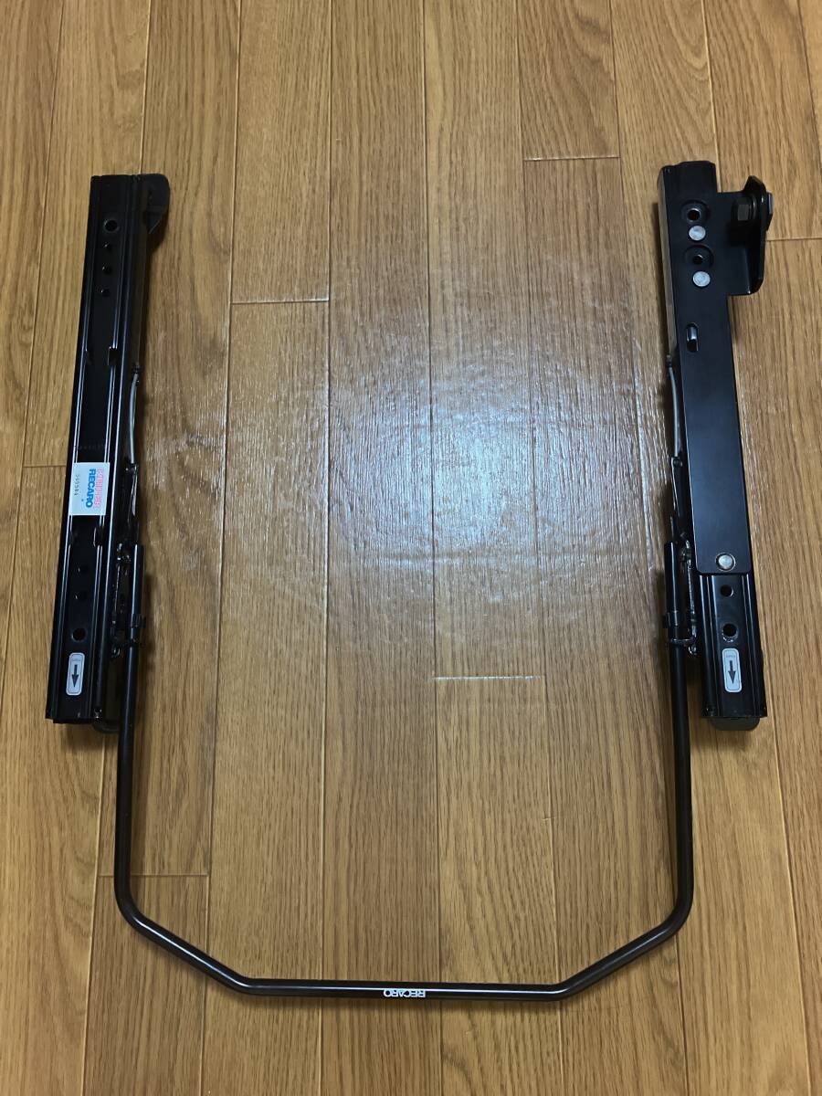 RECARO 正規 シートレール ポルシェ ボクスター ケイマン 718 981 911 987 991 997 右席 レカロ ベースフレーム拍卖
