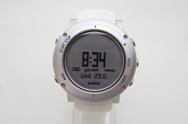 1円~【動品】SUUNTO CORE スントコア スマートウォッチ 腕時計 ケースシルバー ホワイトベルト 6-3-3拍卖