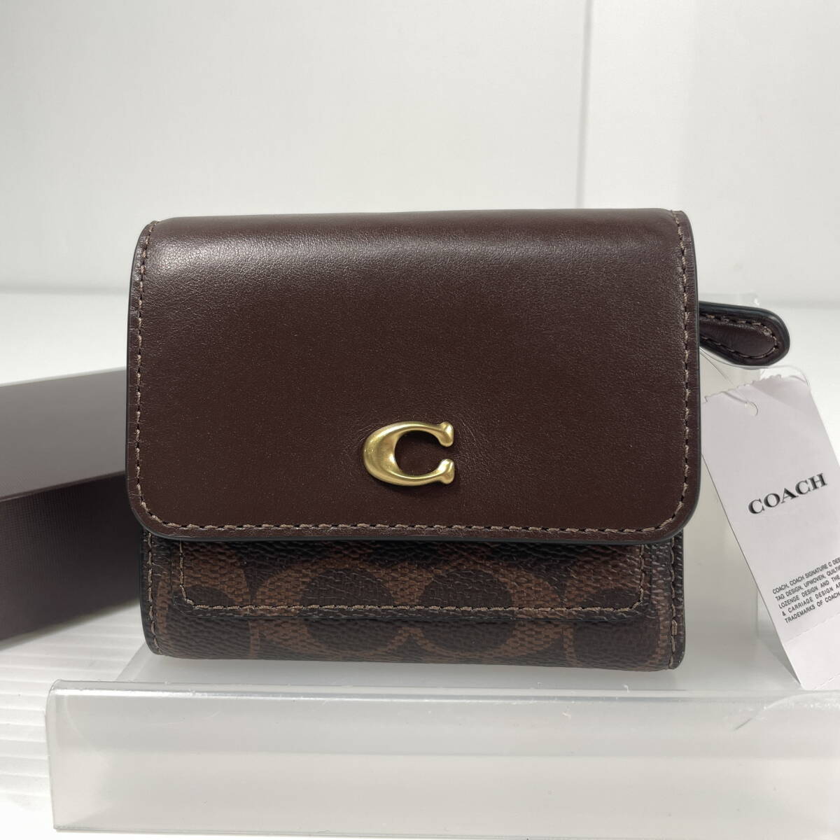 2605B1115 美品 COACH コーチ CAT56 B4MPL ミラ スモール フラップ ウォレット 三つ折財布 レザー キャンバス ブラウン シグネチャー 箱付拍卖