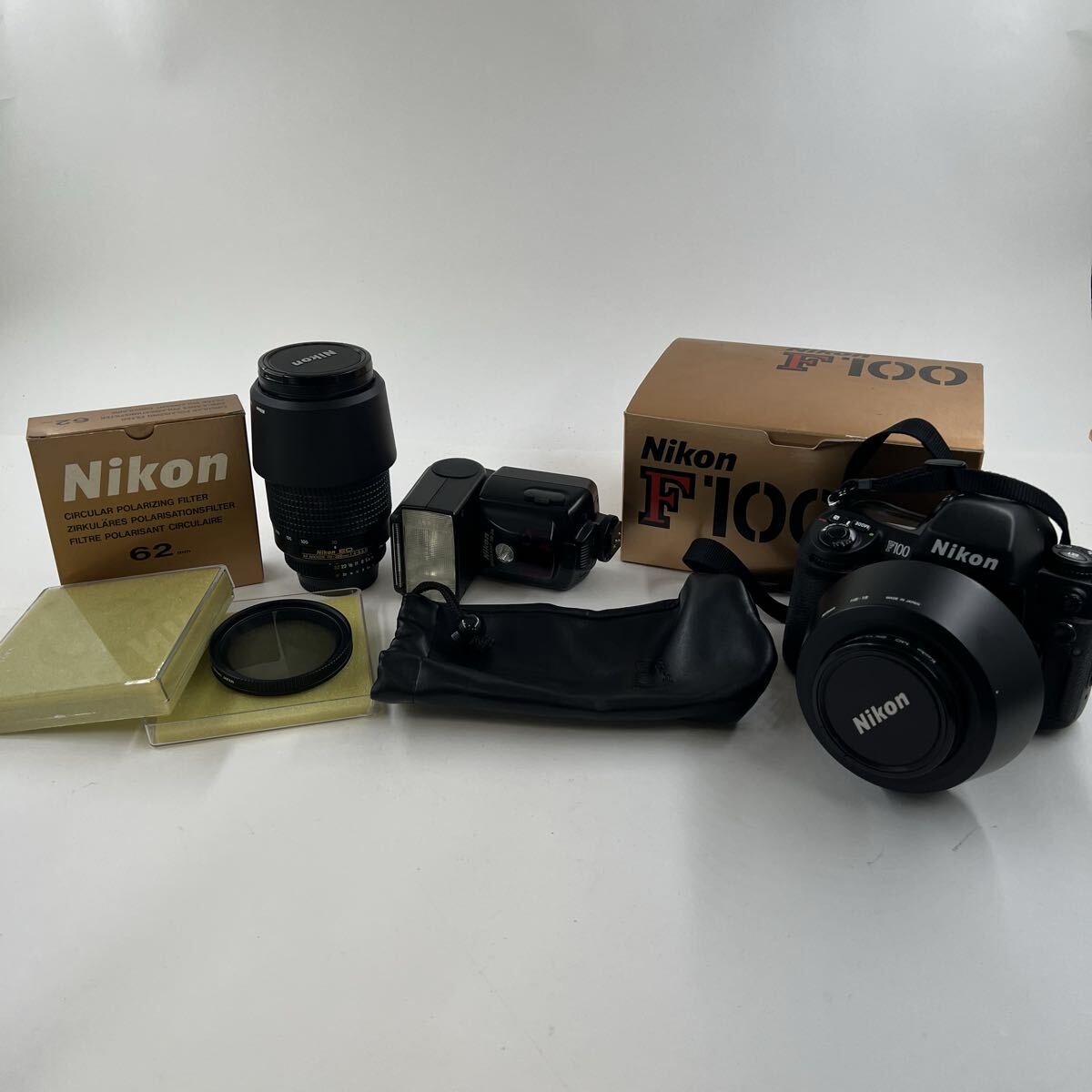N5【1円〜スタート!説明必読 直接引取無】Nikon ニコン F100 / 28-105mm F3.5-4.5 D / 70-300mm F4-5.6 D / SB-28 まとめ 一眼レフ レンズ拍卖