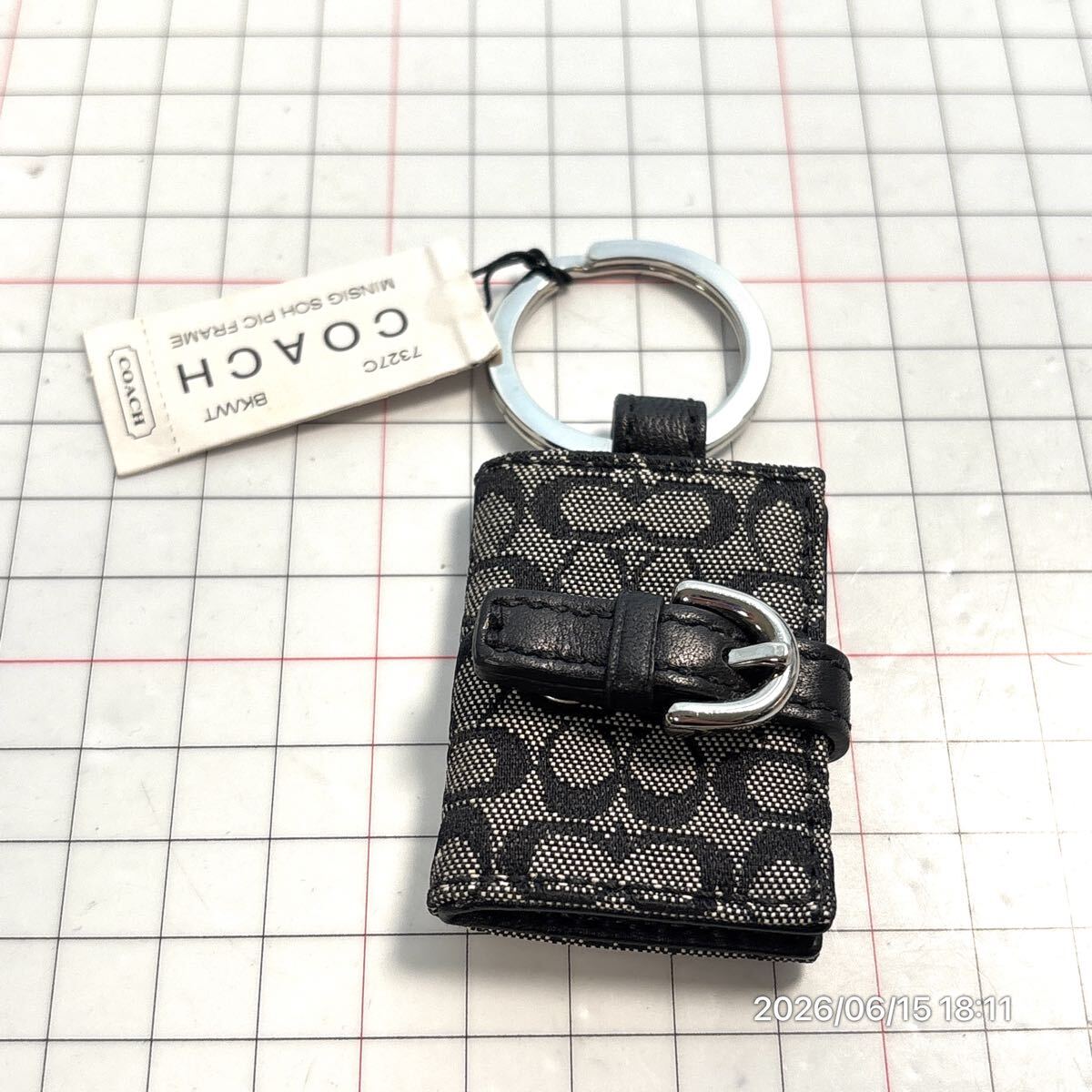 1000円〜 未使用 COACH コーチ シグネチャー 手帳型 フォトフレーム キーホルダー チャーム キーリング アクセサリー拍卖