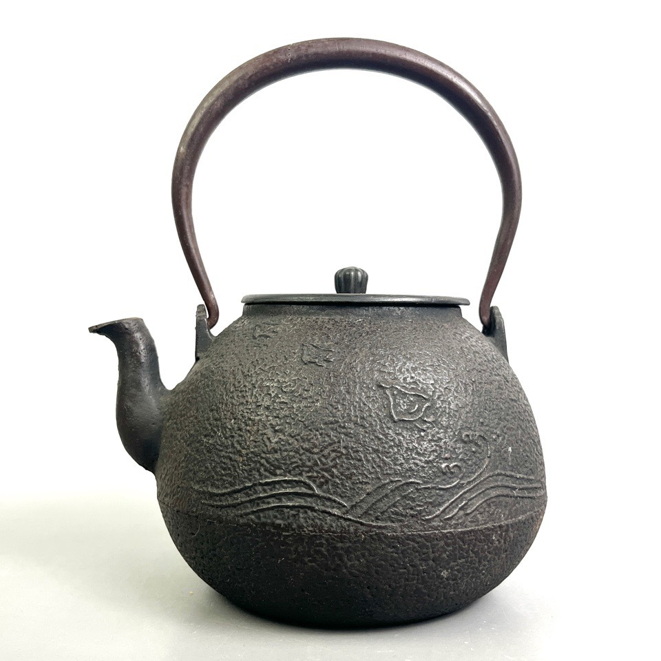時代 祥雲堂 造 浮彫鉄瓶 袋弦 煎茶道具 急須 金工 茶道具 骨董拍卖