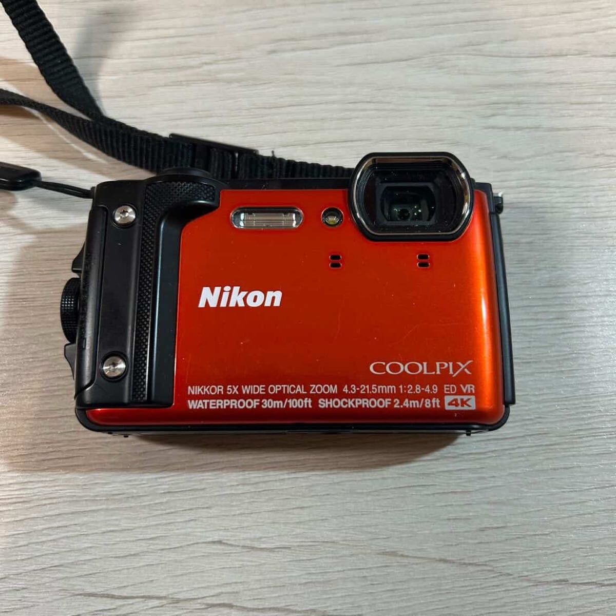 【極美品】ニコン Nikon COOLPIX W300 4k オレンジ コンパクト デジタルカメラ 防水デジタルカメラ 動作確認済 箱 説明書付拍卖