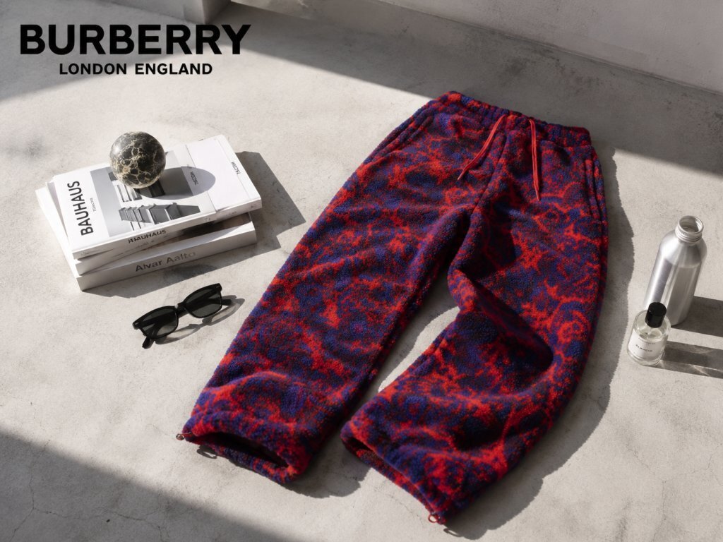 ●26万新品◆M◆BURBERRYバーバリー ローズフローラル柄 アクリル・ウール混起毛フリースパンツ 赤×青 1円拍卖