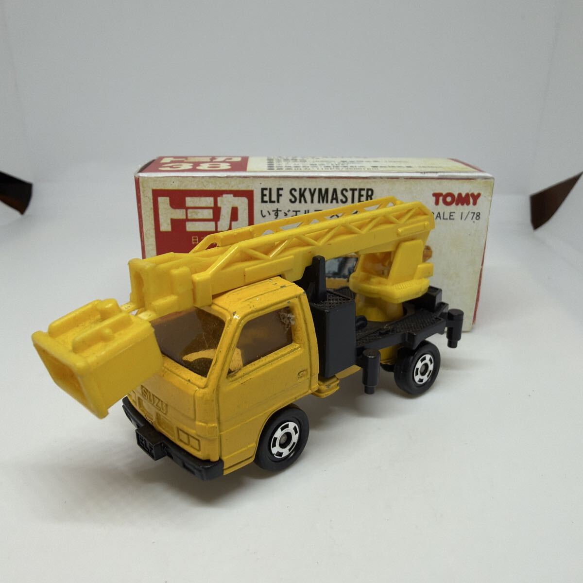 トミカ 日本製 赤箱 38 いすゞ エルフ スカイマスター 当時物 絶版拍卖