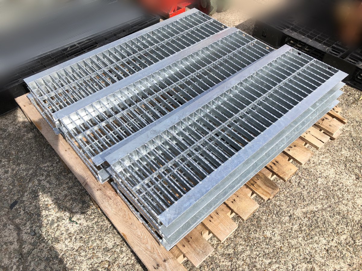 【兵庫県発】未使用 カタオカグレーチング 10枚セット 995×310×mm 溝幅240mm みぞぶた 溝蓋 側溝用 縞鋼板 縞 資材 まとめ拍卖