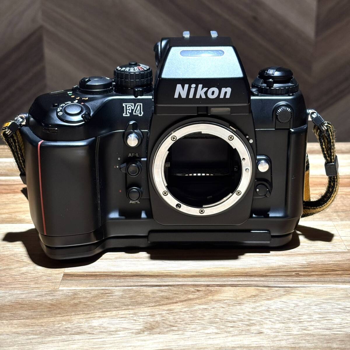 【1000円スタート】ニコン NIKON F4 ボディ ブラック フィルムカメラ 一眼レフ 拍卖