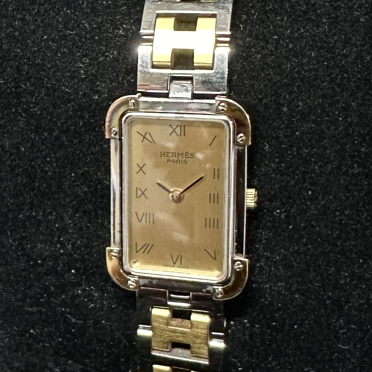 1円~ 6TA60750526 HERMES エルメス クロアジュール ゴールド文字盤 CR1.240 QZ クォーツ レディース 腕時計 純正ベルト 稼働確認 現状品拍卖