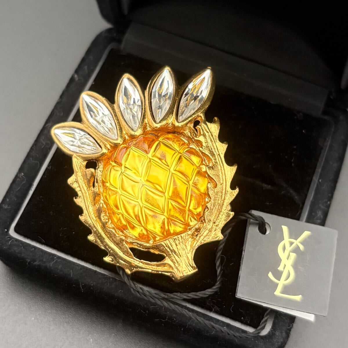 【希少・未使用保管品・タグ付き】Yves Saint Laurent イヴサンローラン ブローチ ネックレス 2way カラーストーン ゴールド モチーフ 拍卖