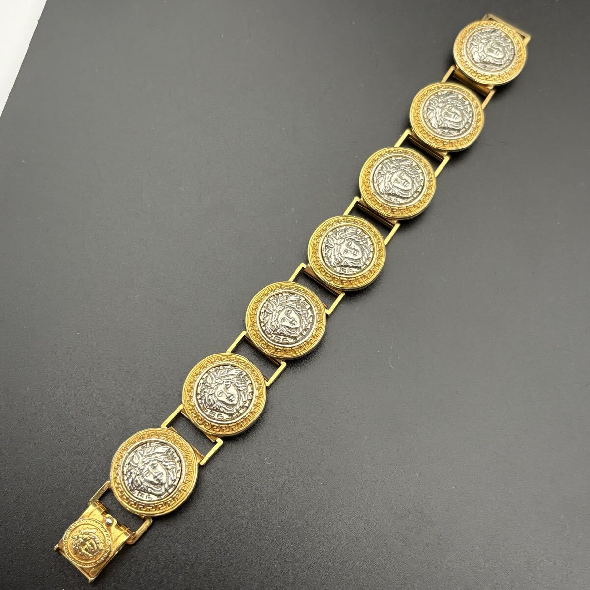 【希少】Gianni Versace ヴェルサーチ ブレスレット バングル メデューサ シルバー ゴールド コンビ コスチュームジュエリー 大ぶり拍卖