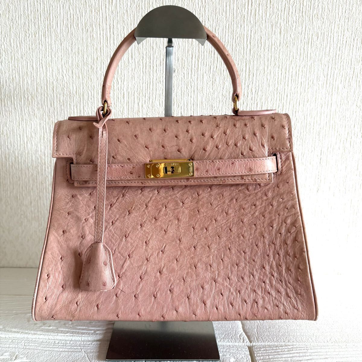 オーストリッチ ハンドバッグ ピンク カデナ付き エキゾチックレザー拍卖