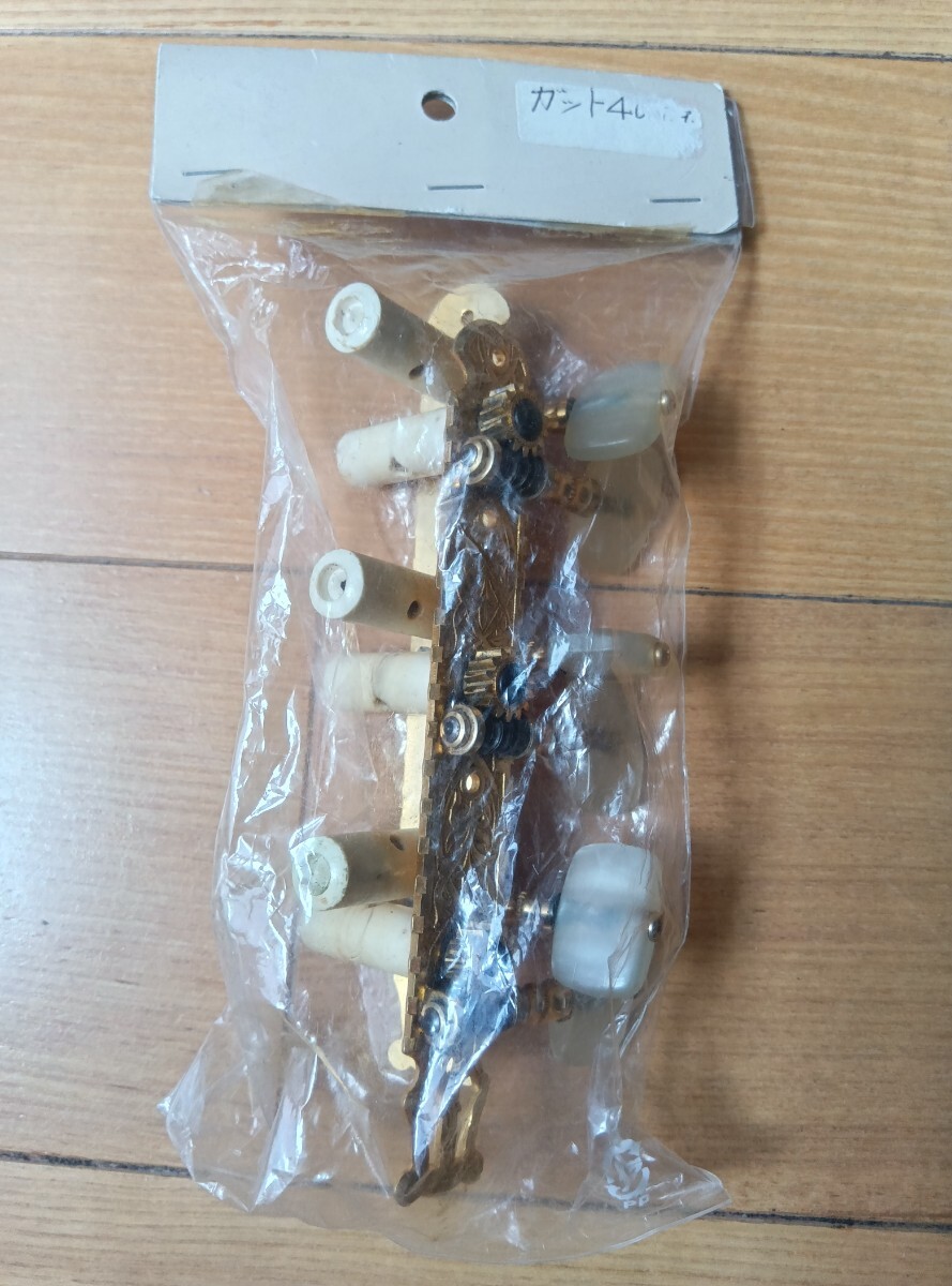 ギターペグ クラシックギター用 3連タイプ ゴールド 拍卖