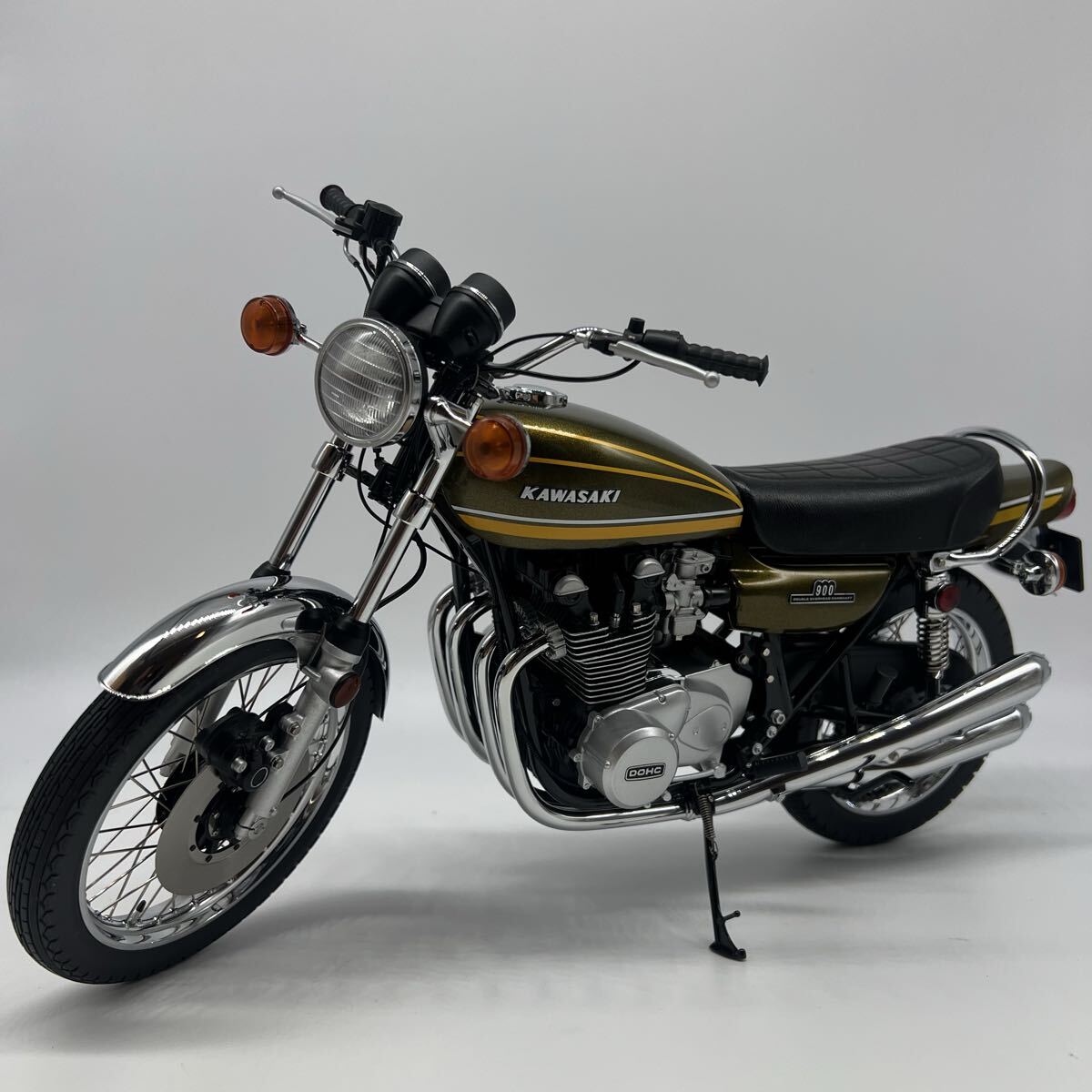 未使用品 AUTOart オートアート 1/6 KAWASAKI 900 SUPER FOUR Z1 ミニカー 模型 元箱付き バイク キャンディーグリーンイエロー拍卖