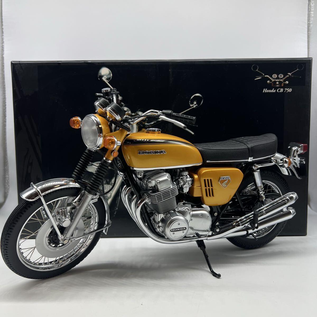 未使用品 MINICHAMPS ミニチャンプス 1/6スケール Honda CB750 KO 1968 ゴールド Classic Bike Series ミニカー拍卖