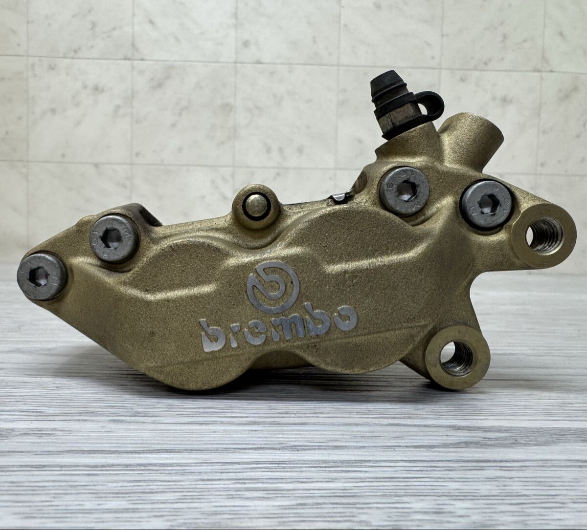 カメレオンファクトリー製作 エイプ 正規品 ブレンボ4Pキャリパー PCD40㎜ レーサー エイプ100 APE50 XR100 NSF100 NSR50 モンキー brembo拍卖