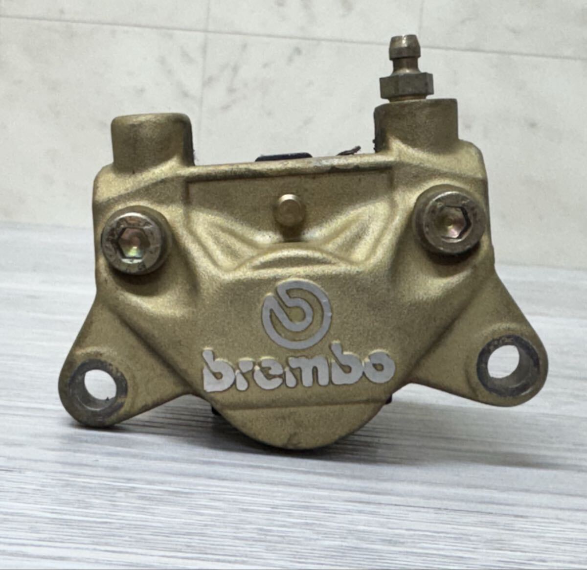 カメレオンファクトリー製作 正規品 brembo 2Pキャリパー PCD 84㎜ レーサー エイプ100 APE50 XR100(検 NSF100 NSR50 モンキー ブレンボ拍卖