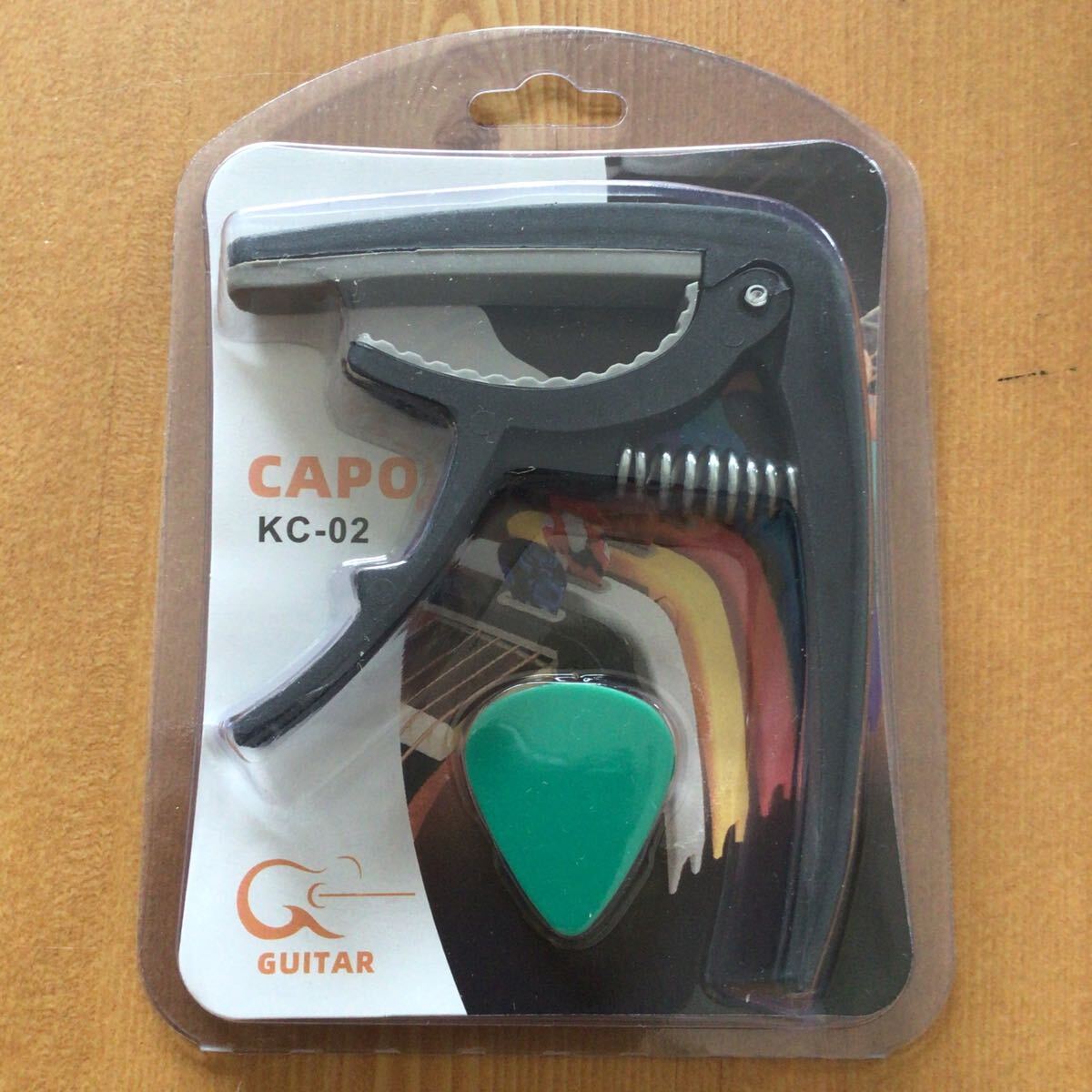 送料無料 新品 ギターカポ ワンタッチ ブラック 軽量 カポタスト ピック1枚付き グリーンピック拍卖